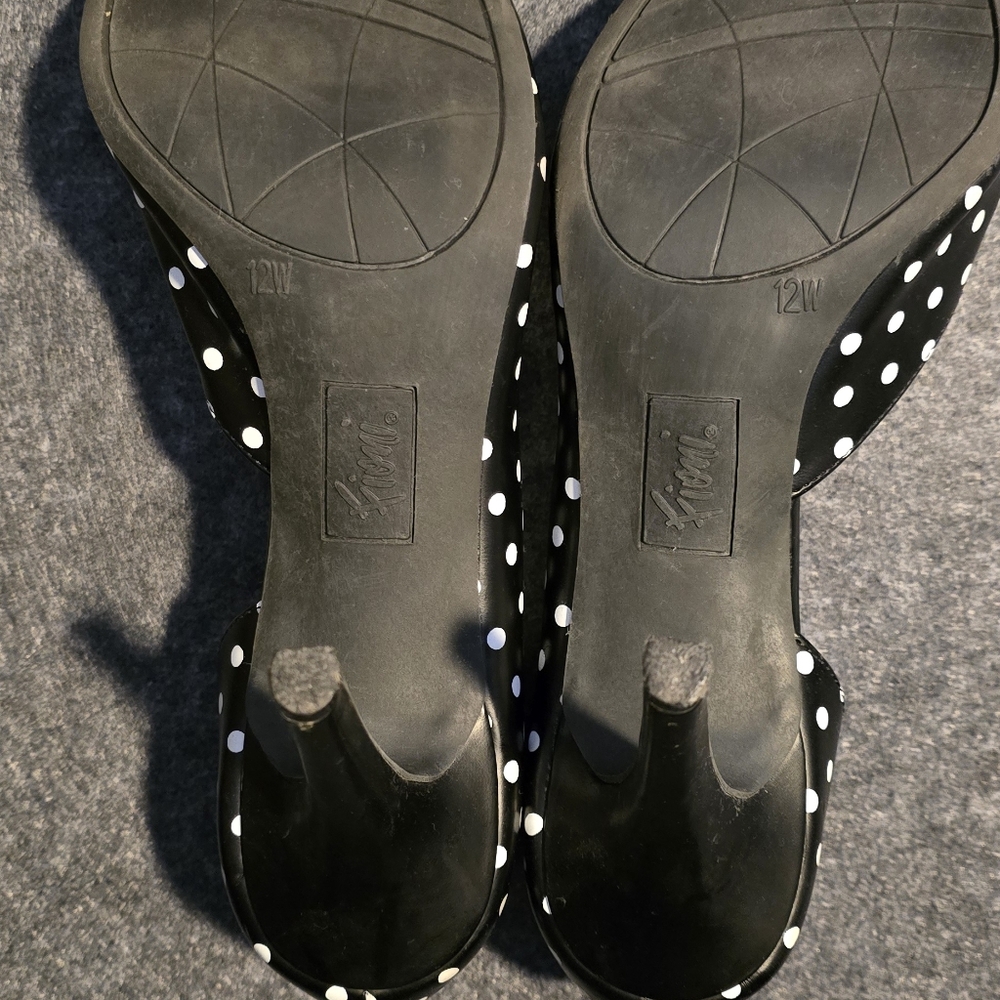 Cute Bowtie Fioni Heels (12W) - Picture 4 of 5